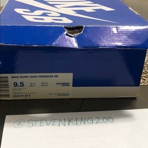 Nike Dunk High SB “bloody gums”